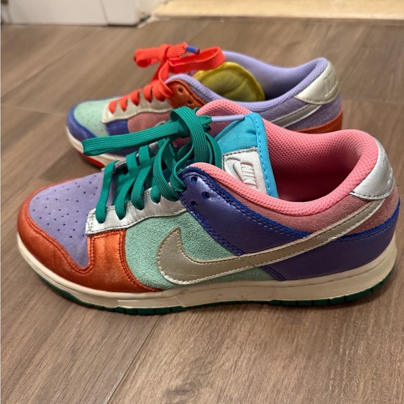 nike colorful dunks. - Picture 6 of 6